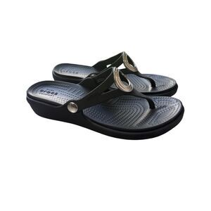 Crocs Sanrah Wedge Flip Flop Sandals Black & Silver size 7